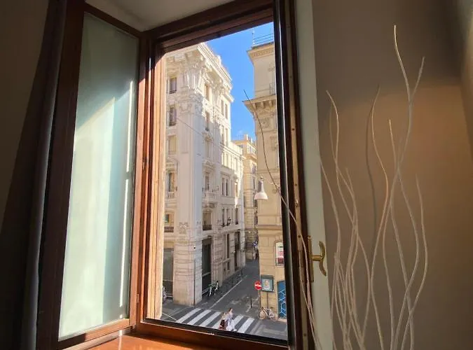 Soha Piazza Di Spagna Boutique בית הארחה