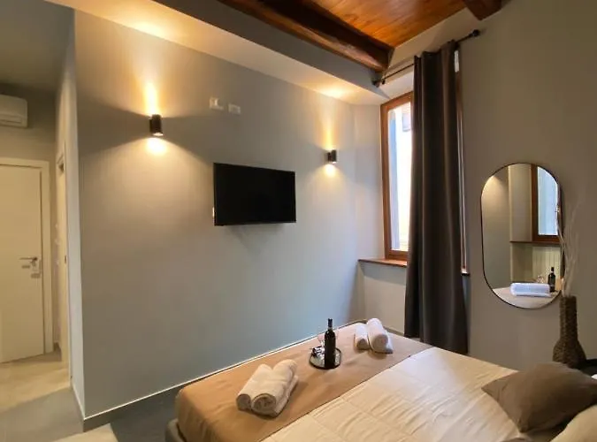 Soha Piazza Di Spagna Boutique 4* Рим