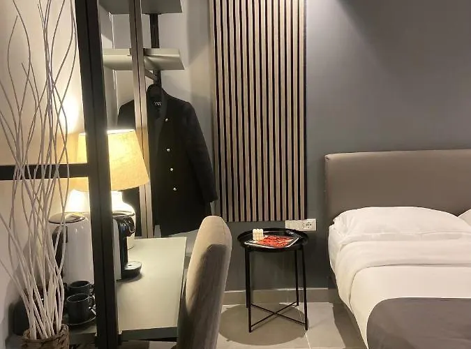 Soha Piazza Di Spagna Boutique 4* Рим