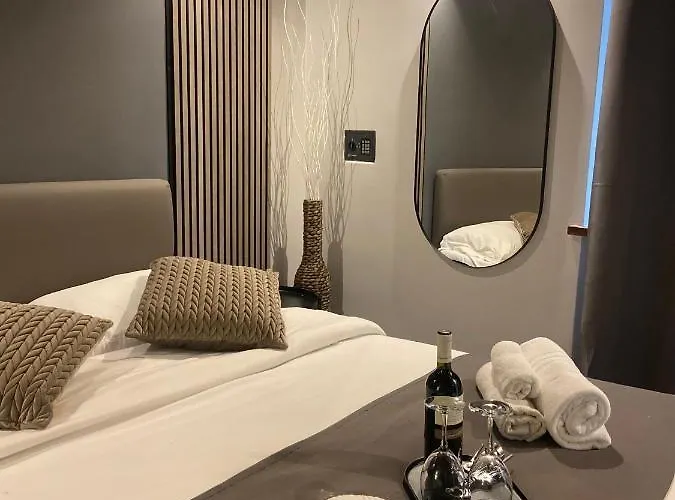 Soha Piazza Di Spagna Boutique Гостевой дом Рим