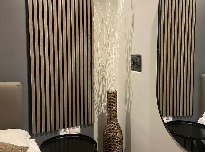 Soha Piazza Di Spagna Boutique Гостевой дом