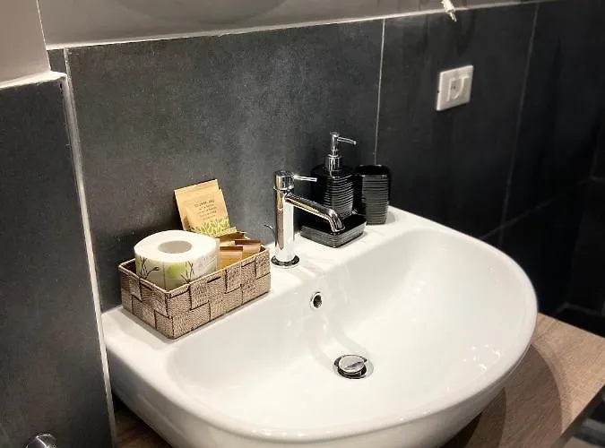 Soha Piazza Di Spagna Boutique Гостевой дом 4*