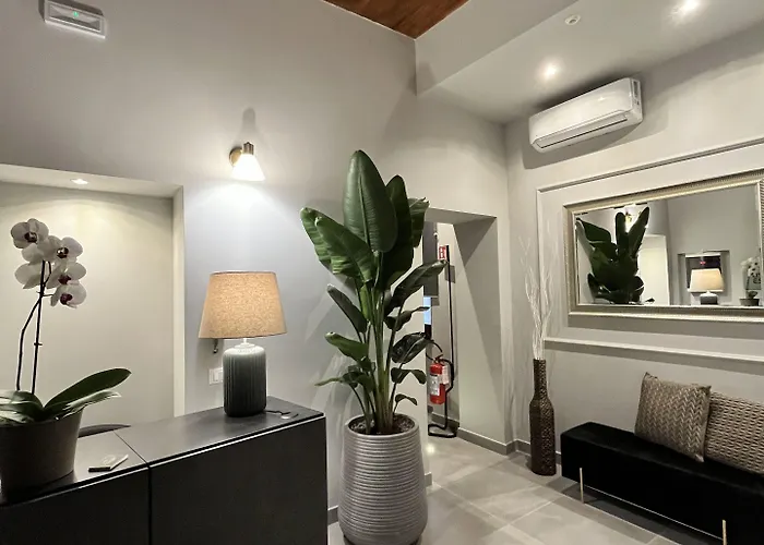Soha Piazza Di Spagna Boutique 4*