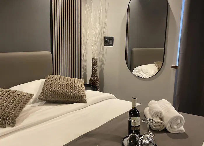 Soha Piazza Di Spagna Boutique רומא