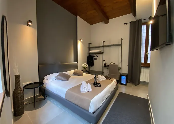 Soha Piazza Di Spagna Boutique בית הארחה 4*