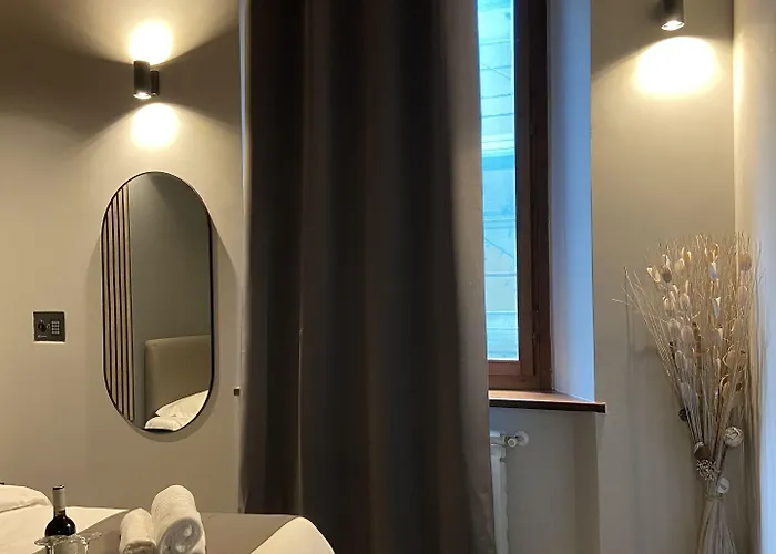 Soha Piazza Di Spagna Boutique רומא